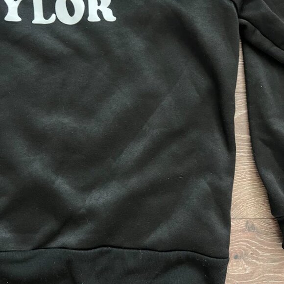 I LOVE TAYLOR Black Long Sleeve Crew Neck Sweatshirt Size XL - Picture 6 of 11